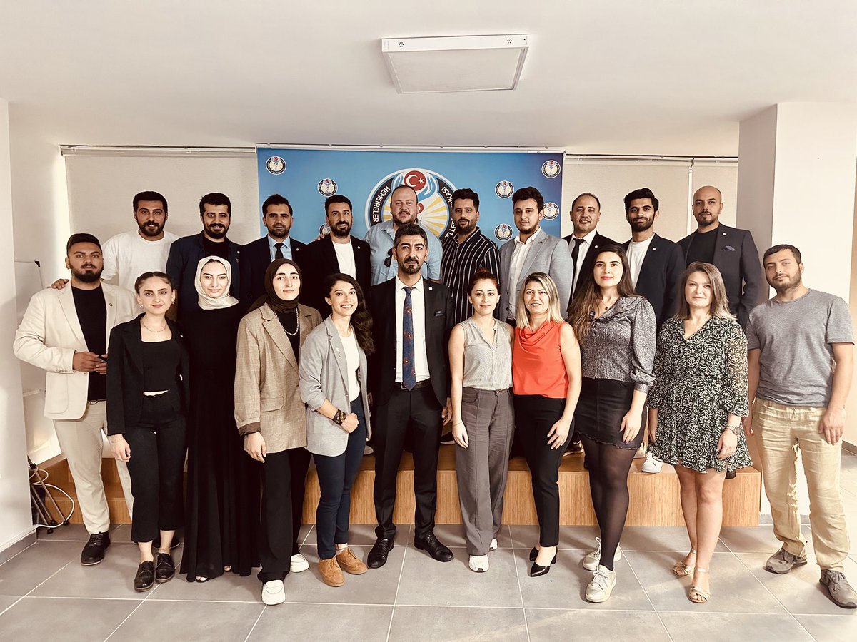 Hep-Sen olarak hareketimizin merkezinde mesleğimiz ve emeğimiz için  kliniklerde,sosyal medyada büyük çaba sarfeden değerli arkadaşlarımızla bir araya geldik.Birçok tecrübenin bir araya  geldiği vizyoner ve interaktif buluşmanın çıktıları bütüncül olacaktır. Emeği geçen tüm