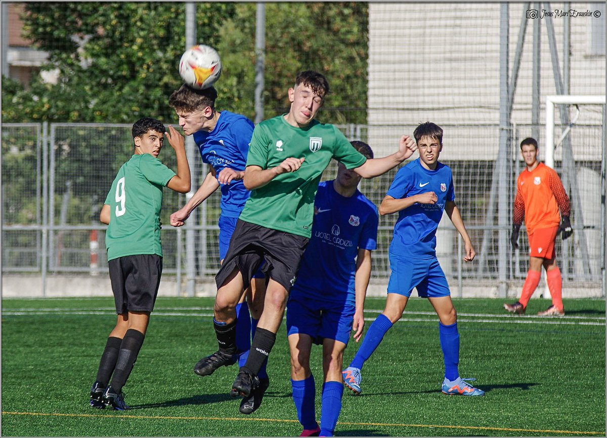 .<a href="/gipuzkoafutbola/">Gipuzkoako Futbol Federazioa</a> 
Juvenil de Primera: Fotografías del partido <a href="/OKEfutbol/">Ordizia K.E</a> - <a href="/EibartarrakFT/">Eibartarrak FT</a> 
photos.app.goo.gl/NBHjCkD6Hpn2dG…