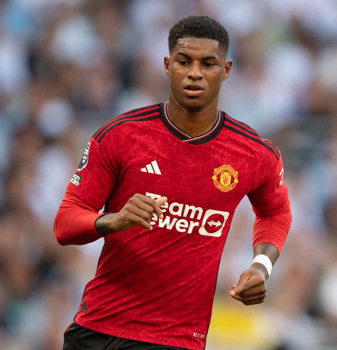 🚨🚨| JUST IN: Marcus Rashford was involved in a car accident after the match against Burnley. He was shaken, but suffered no injuries. [<a href="/TheSun/">The Sun</a>]