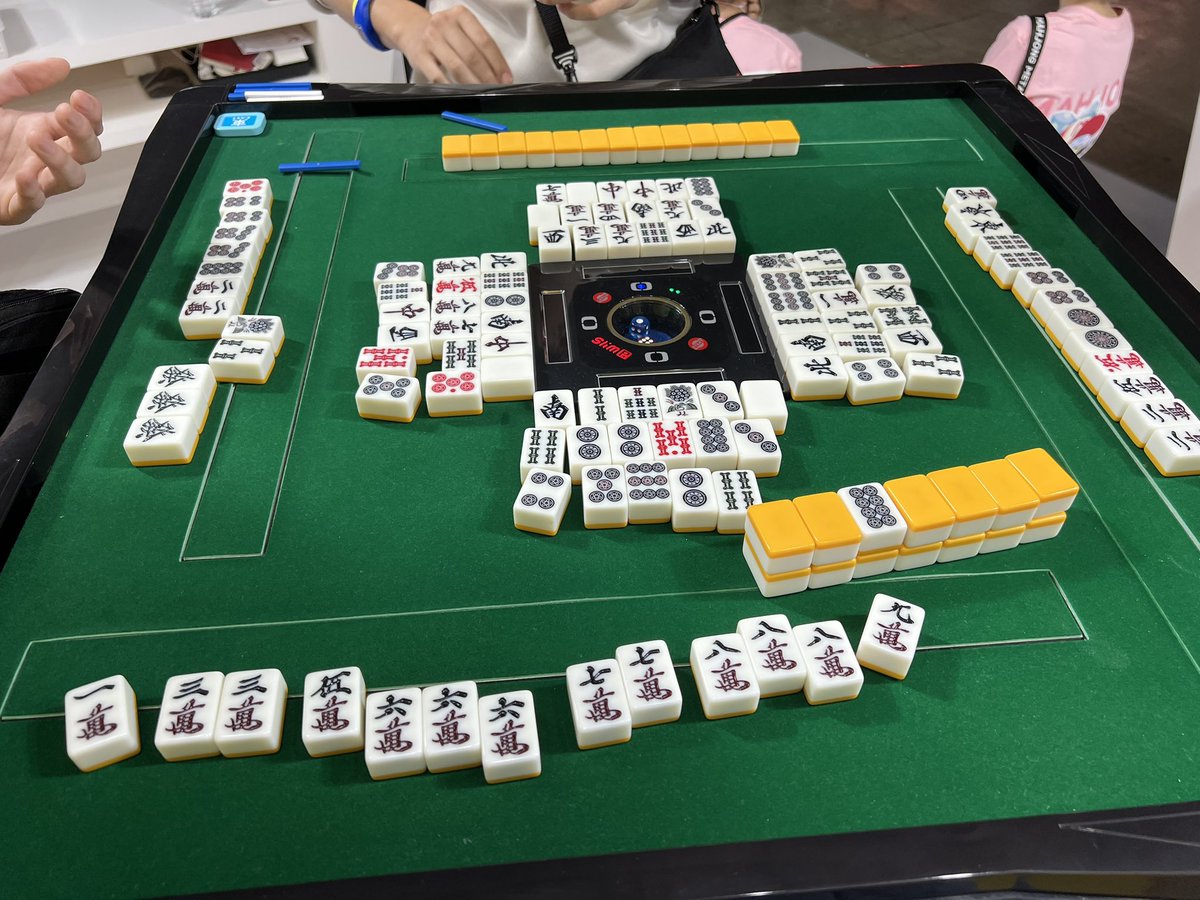 #TGS2023  
#麻雀meta さんのブースで
くすき(@bido_sv )さんとステージをご一緒させていただきました！

ブースでご一緒させていただいた、コスプレイヤーのときたりったろさん(<a href="/tktrtr32/">ときたりったろ</a> )とお写真も撮っていただけて！

そして最後に人生初めての雀卓で麻雀をさせてもらいました！