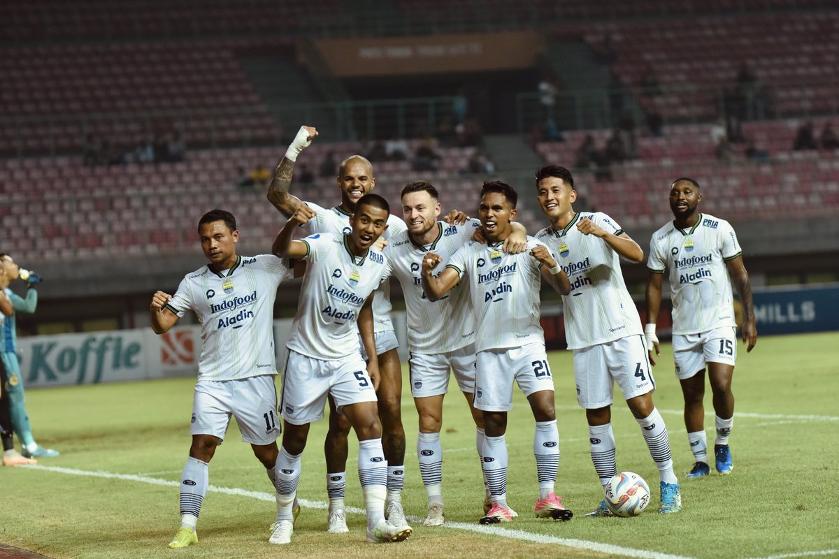 Tim ini. Di bentuk. Berbeda. ⚔️🔵⚔️
<a href="/persib/">PERSIB</a>