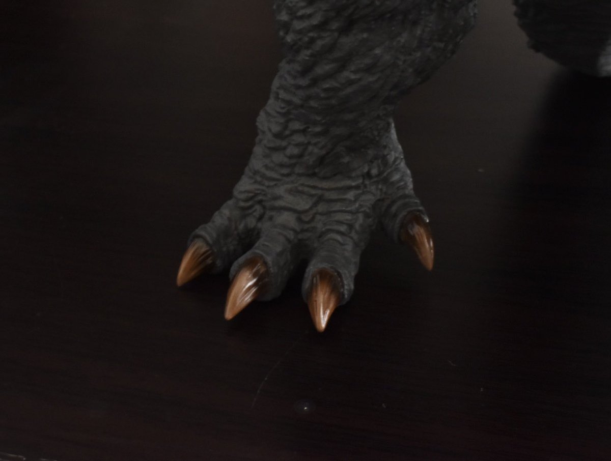 爪の美しさよ ゴジラは爪が命 この質感はさすが中国って感じ