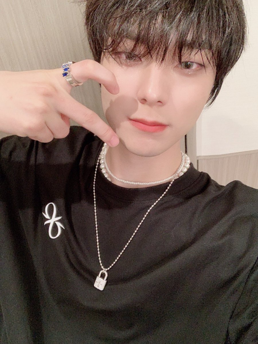 OmegaX_members tweet picture