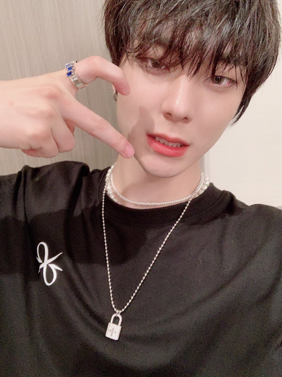 OmegaX_members tweet picture