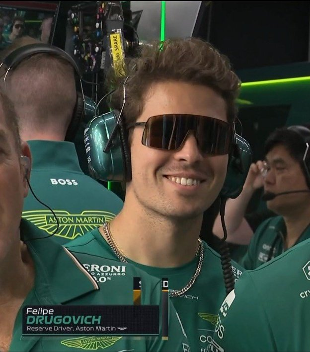 MassinhaF1_'s tweet image. Sargeant faz alguma merda

Mente do brasileiro: