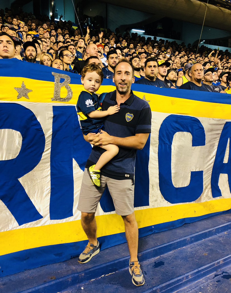 jmfg81's tweet photo. Hace unos días te fuiste, te fuiste a hacer de Batman, luego de luchar sin parar. Fueron 6 años de tratamientos, punciones y pinchazos. Este mundo no era para vos, eras demasiado valiente. Siempre con una sonrisa, con un te quiero, con un gracias, y con el AGUANTE BOCA para todos https://t.co/Y6nNklgUYR