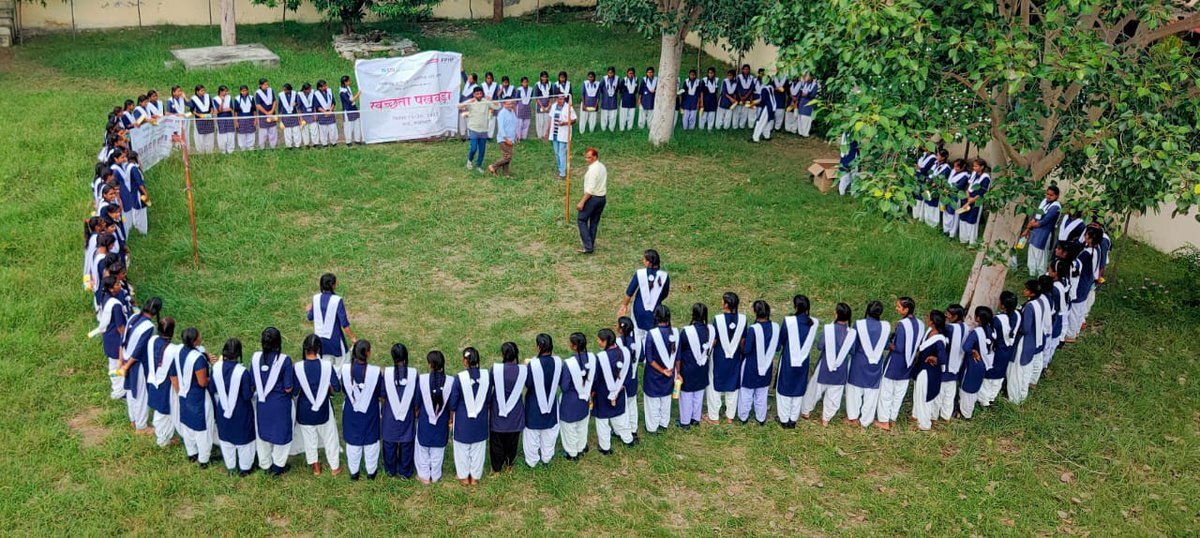 PPHF_Global's tweet photo. #empowering 700+ girls through #awarenesssessions as part of #sbisanjeevani supported by @SBI_FOUNDATION &amp; @_sbisecurities.@PPHF_Asia organised sessions on Sep 22 &amp; 23 where participants got to know about #handwashing and gained insights into #menstrualhygiene. #SwachhtaPakhwada https://t.co/7Sm9V6JVkW