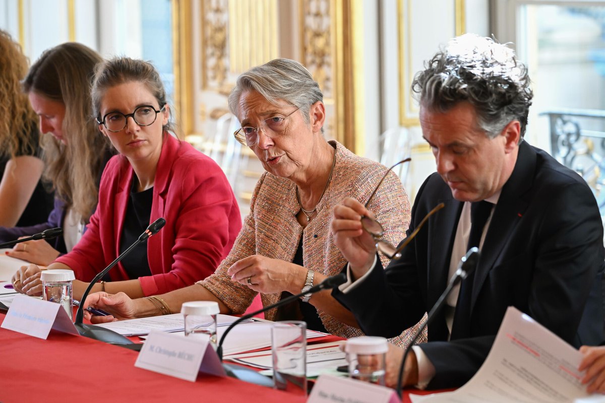 AlterEco_'s tweet image. Pauvreté : le faux plan du gouvernement
➡️ l.alternatives-economiques.fr/k7