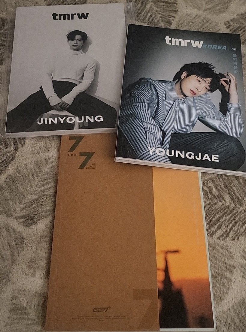 SevenGiveaways's tweet photo. Inside Lils' Bag of Goodies, she pulled out

💚 Jinyoung TMRW Mag
💚 Youngjae TMRW Mag (has damage)
💚 Unsealed 7 for 7(Golden)  with Mark insert

GA rules TBA. Please bear with Lils, she's trying to get back into things. 🙏

Will be WW! Gen rules are on our carrd. #GOT7 https://t.co/kqhuMvrFmd