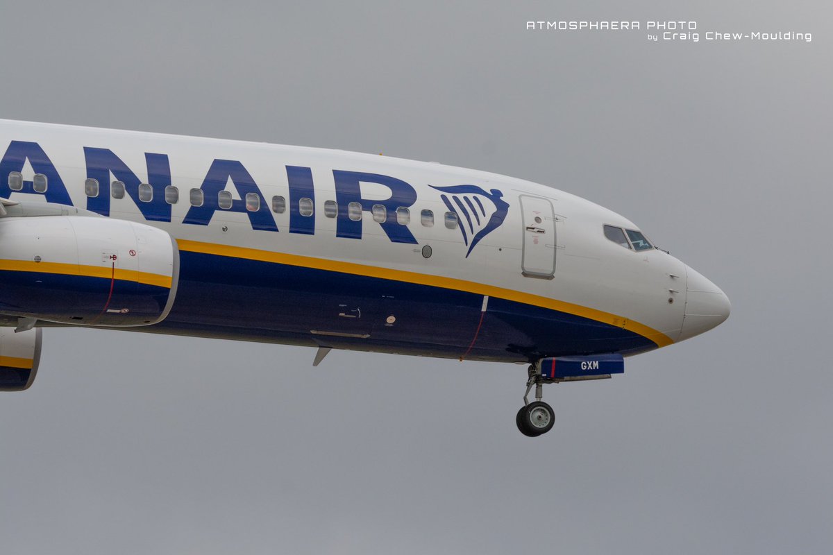 A @BoeingAirplanes 737-800 EI-GXM of @Ryanair departing @manairport 05L @PlaneSpotIsCool @AeroResource #Thinkplanes @endaburke81 @_airlinerworld #avgeek #aviation #Boeing737 #ryanair