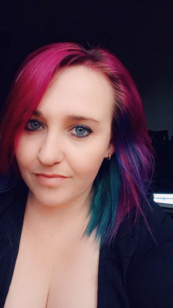 I also revamped the hair colours lol and am loving the outcome of just using my leftover colours