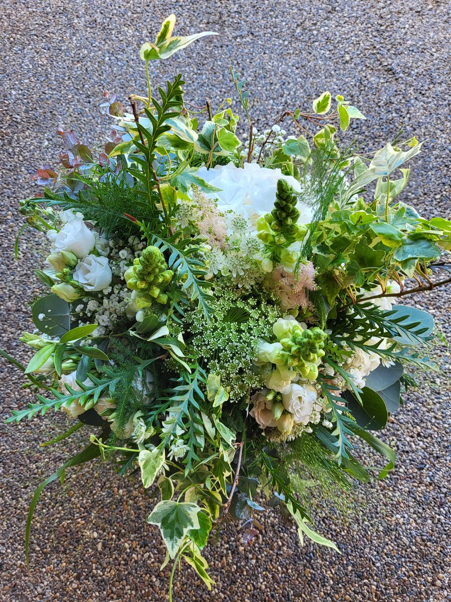 KayeSouter's tweet photo. Just going to load the Van for TODAY'S wedding fayre Trinity Park Events 11am-3.30pm come and chat all things floral! https://t.co/apxA3Pu1dJ