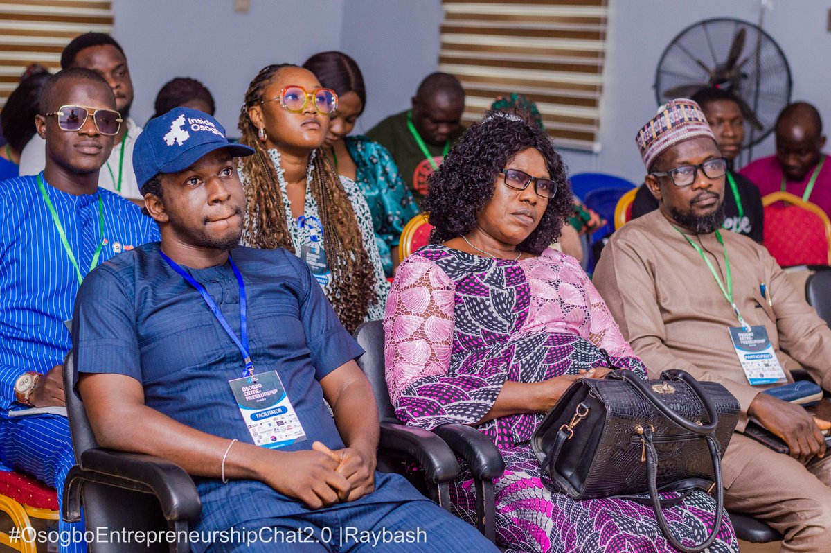 InsideOsogbo's tweet photo. For the #OsogboEntrepreneurshipChat2, we had the privilege to have the Permanent Secretary of the Osun State's Ministry of Innovation, Science and Technology, Mrs. Olufunke Bukola Jolayemi, who led other Directors of the Ministry to be part of the conversation. https://t.co/Hjrn7Xm5tv