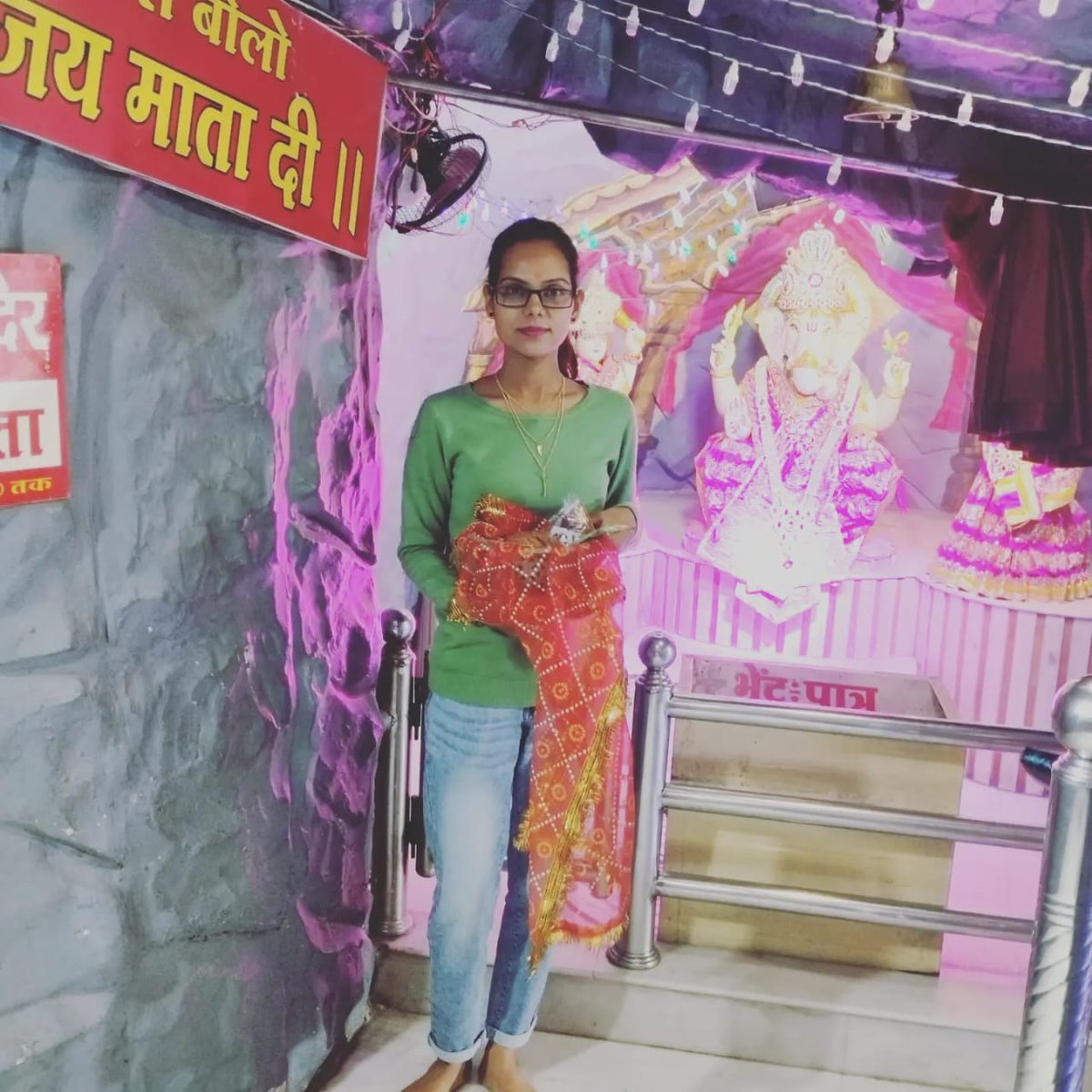 AcDeepali's tweet photo. चयनित अभ्यार्थी करें पुकार 
नियुक्ति दे दो मैया  इस बार 
#27_सितंबर_सलकनपुर_चुनरी_यात्रा
#mamaji_mppatwari_niyuktido
@ChouhanShivraj
@OfficeOfKNath
@PMOIndia
@AmitShah
@RahulGandhi
@digvijaya_28 
@DainikBhaskar
@TheLallantop
@MPTakOfficial
@TV9MPCG 
@ZeeMPCG https://t.co/MVgKuDKGsF