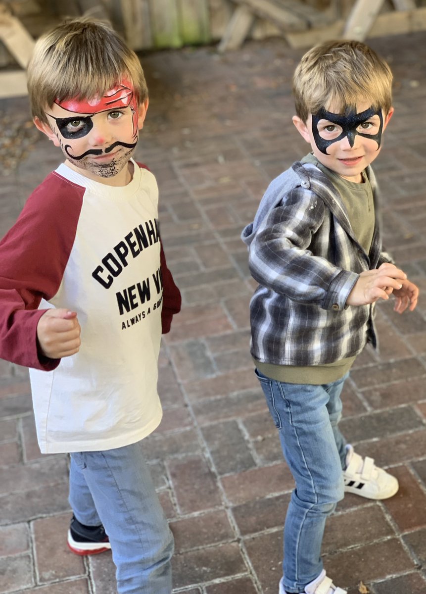 claresfacepaint's tweet photo. A few favourites from yesterday 🥰 #facepainting #facepainter  #facepaintersoftwitter 
#partyideas #weddingday #birthdaypartyideas #adultfacepainting #promotionalideas 
 #funday #eastsussex #westsussex #southkent
https://t.co/xX0QagyiQG

https://t.co/0io5aQFsZH https://t.co/0Sm83NysaU