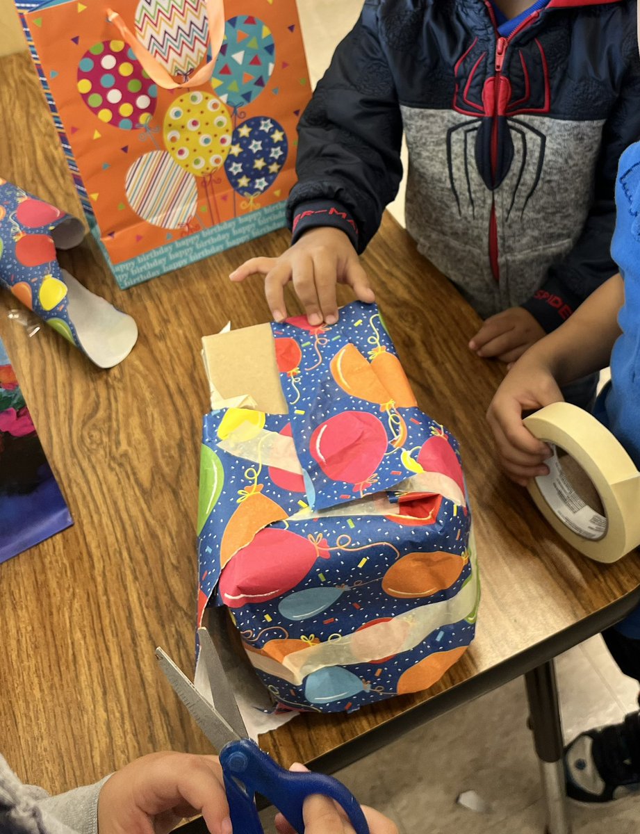 Andrea Garcia (@andreateacher) on Twitter photo Birthday Themed Dramatic Play means kiddos get to practice team work, turn taking and fine motor skills while wrapping presents 🎁 <a href="/YorbitaCheetah/">Yorbita Principal</a> #adayintk #dramaticplay #playmatters #learningthroughplay Birthday Themed Dramatic Play means kiddos get to practice team work, turn taking and fine motor skills while wrapping presents 🎁 <a href="/YorbitaCheetah/">Yorbita Principal</a> #adayintk #dramaticplay #playmatters #learningthroughplay