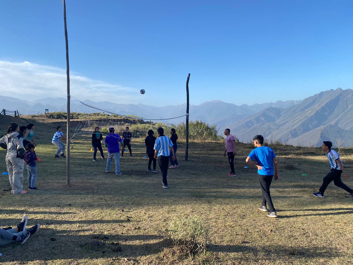 Cuando jueguen al voley en un lugar así etiquetenme @@@👌