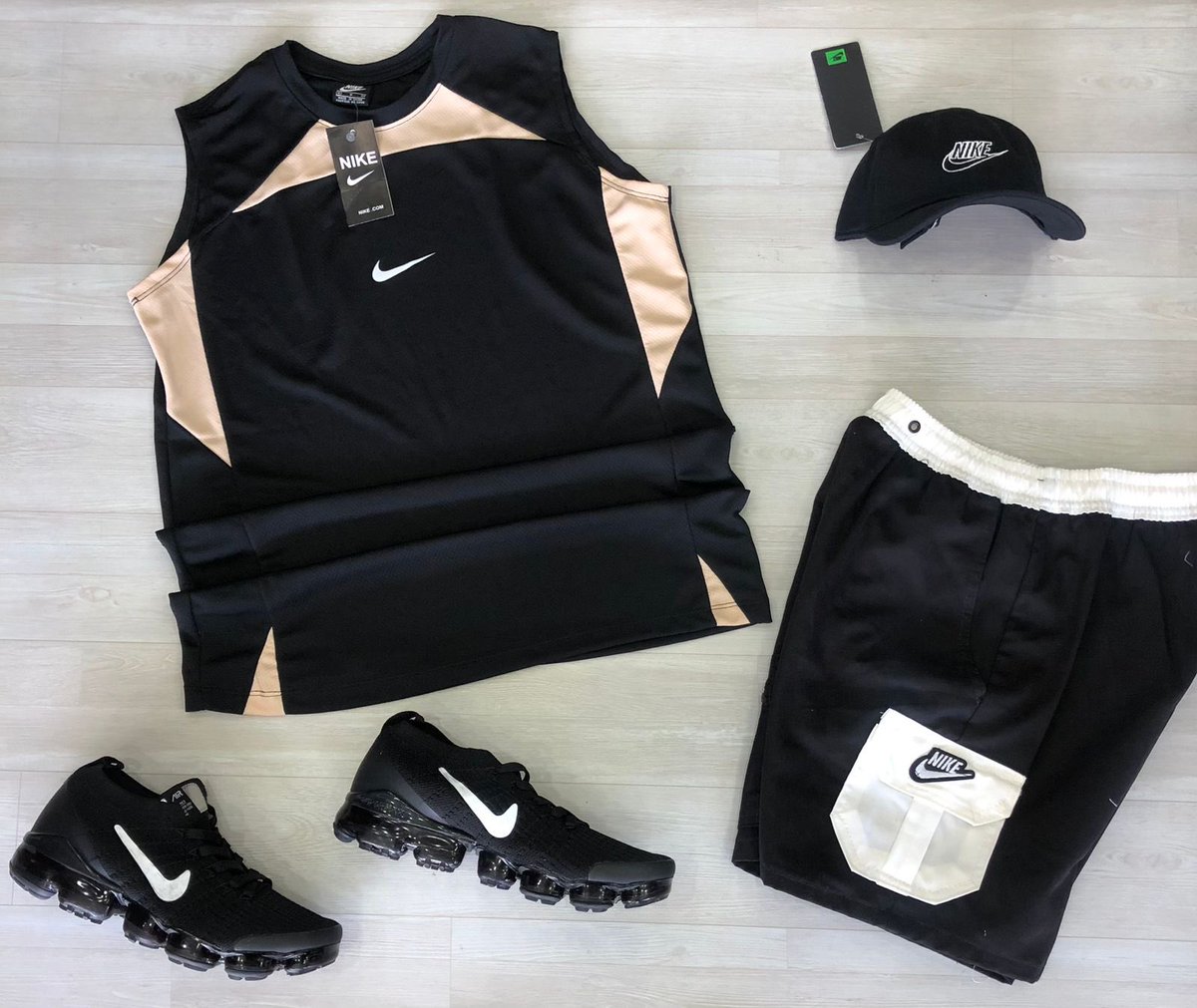 faixapretamlt's tweet photo. Nike ✅ https://t.co/ajMF0oNNMP