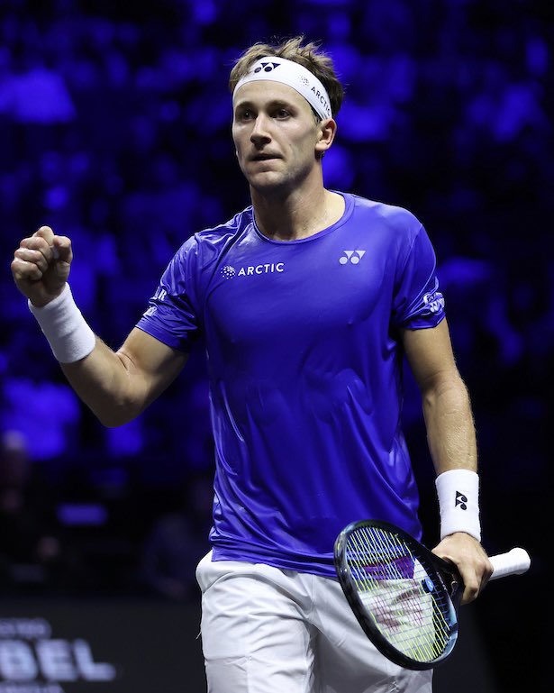 LaverCup's tweet image. The joy of winning points for your team. #MoetMoment