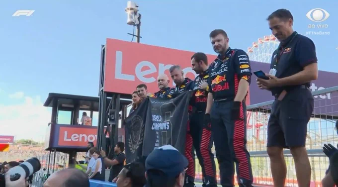 F6xX9FNWgAA61Bg?format=webp&name=small