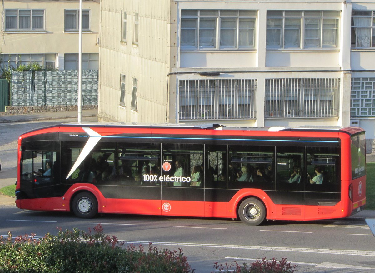 BlogBusurbano's tweet image. ‼️Aviso Exprés‼️Dom. 24/09‼️
El #BusEléctrico que #Tranvías tiene "a prueba", circula hoy en la #Lín1, entre el Hospital #AbenteYLago y #OCastrillón.

Un día tranquilo para hacer un viajecito en él 😃

Recordad que lo podéis localizar como #Bus331 en la app @BusCoruna y otras...