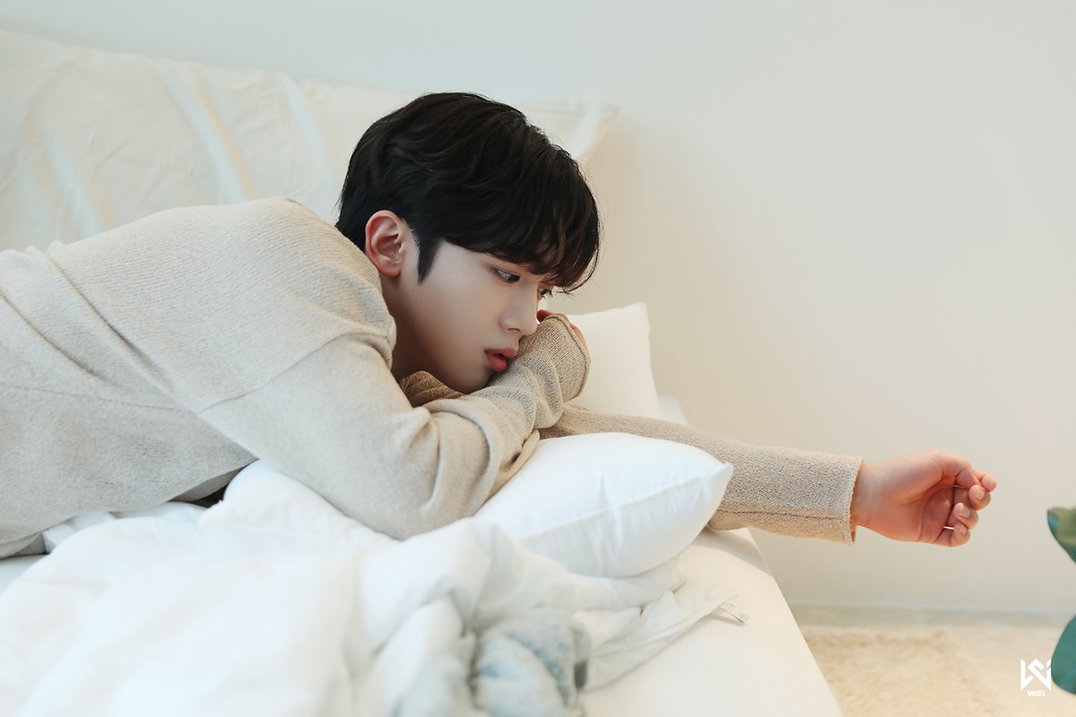 WEi__Official's tweet photo. [POST] '쓸쓸하고 찬란하神' 김요한

https://t.co/SOzy75MIkt

#위아이 #WEi 
#김요한 #KIMYOHAN 
#Blue_in_You #그대_안의_블루 https://t.co/lJ1oIzCd50