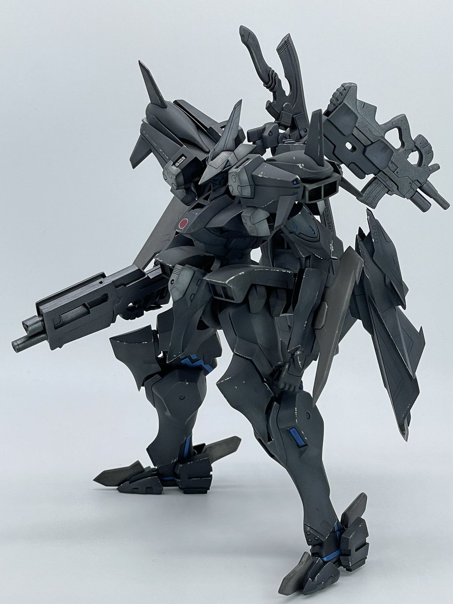zama1126225's tweet photo. 作品名　EF−2000タイフーン日本帝国仕様
作品コメント　ノンスケールのタイフーンと武御雷のミキシング作品になります。控えめなウェザリングを施すことで現用機らしさを目指して制作いたしました。
＃マブラヴコン
＃マブラヴオルタネイティブ https://t.co/tPpsDf9zpm