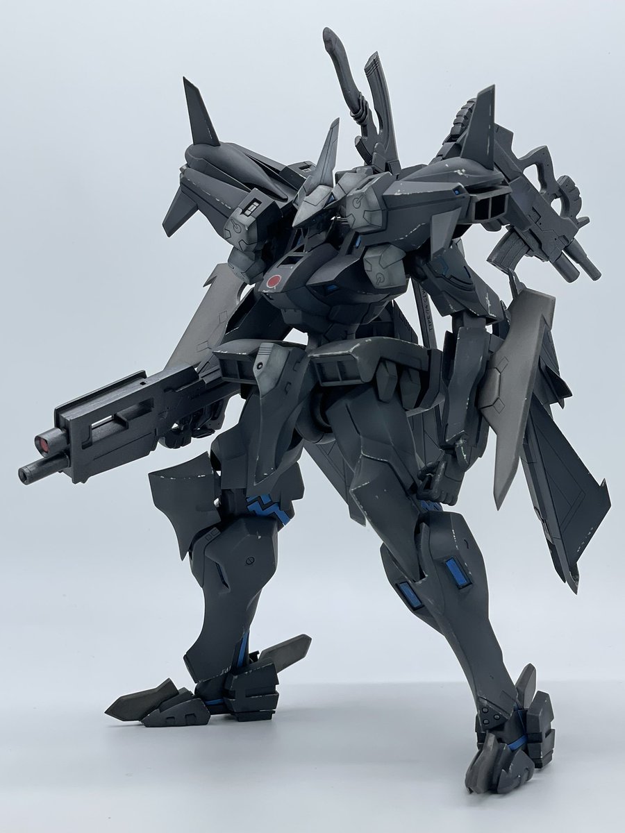 zama1126225's tweet photo. 作品名　EF−2000タイフーン日本帝国仕様
作品コメント　ノンスケールのタイフーンと武御雷のミキシング作品になります。控えめなウェザリングを施すことで現用機らしさを目指して制作いたしました。
＃マブラヴコン
＃マブラヴオルタネイティブ https://t.co/tPpsDf9zpm