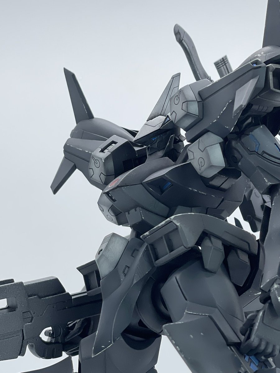 zama1126225's tweet photo. 作品名　EF−2000タイフーン日本帝国仕様
作品コメント　ノンスケールのタイフーンと武御雷のミキシング作品になります。控えめなウェザリングを施すことで現用機らしさを目指して制作いたしました。
＃マブラヴコン
＃マブラヴオルタネイティブ https://t.co/tPpsDf9zpm