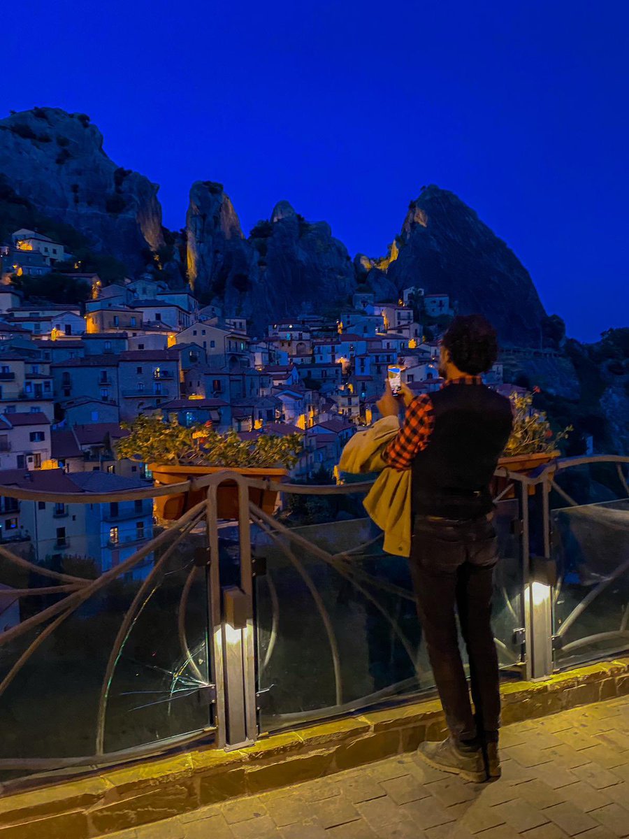 Questa sera,su Rai3 alle ore 21.15,” II Provinciale-Il racconto dei racconti" con Federico Quaranta che ci porterà alla scoperta di storie e racconti di una terra antica,ancestrale e straordinariamente bella.

La Basilicata e Castelmezzano saranno i protagonisti di questa puntata