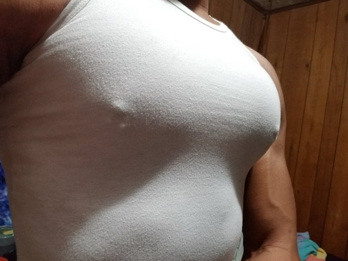 Today felt like a Good Titty night!! https://t.co/MIiifZsdIA