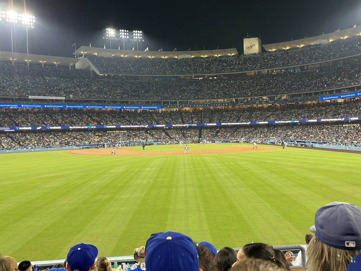 My favorite place, #ChavezRavine. #iloveLA #DodgersvsGiants #LosDoyers 💙⚾️