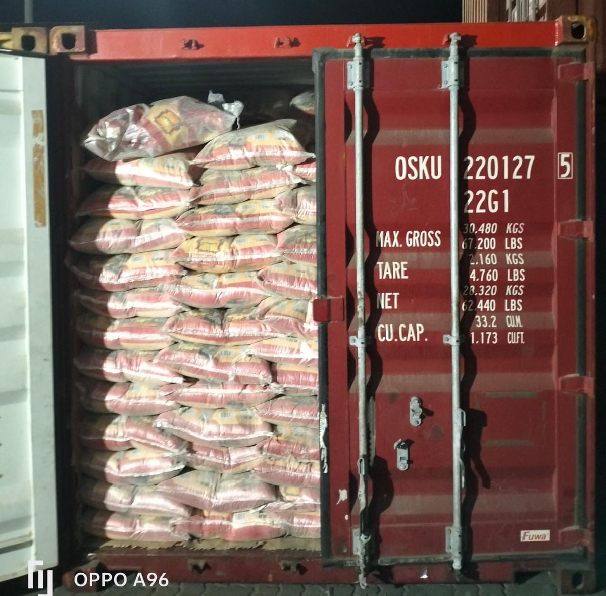 AbzAgro's tweet photo. 10 container of rice 250 MT ( 250,000 kg ) loading in our factory   

#abzagro #gulfood #sialparis #anuga #1121rice  #basmatirice #1121rice #IR64 #pr11 #brokenrice #sellarice #indianbasmatirice https://t.co/i8NF4CvPCu