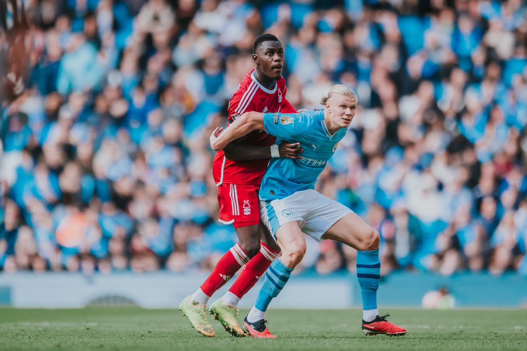 NFFCKitProject's tweet image. First time we’ve worn all red competitively for a couple of years, since Birmingham away in the COVID season 2020/21 #NFFC

Snatched a point with a 98th minute Grabban penalty under Hughton.

Amazing how much can change in such a short period.