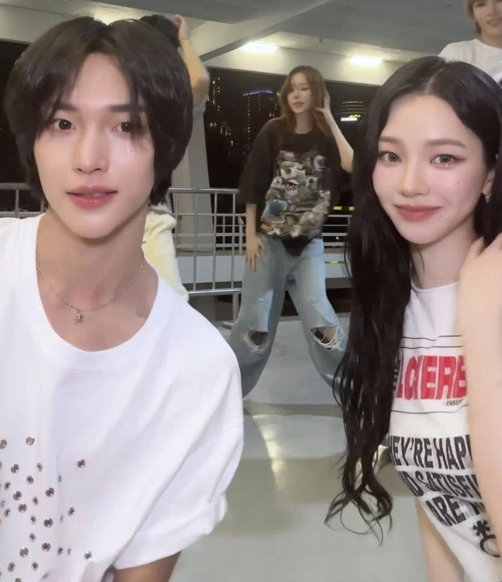 ujiminphoria's tweet image. Karina and Wonbin in one frame…the ulzzang, insta dm casting and ai siblings duo