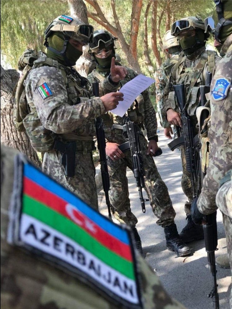 31 yıl sonra kahraman Azerbaycan ordusu Hocalı’da. 
 
“Qarabağ Azərbaycandır”

#TekMilletİkiDevlet 🇹🇷🇦🇿