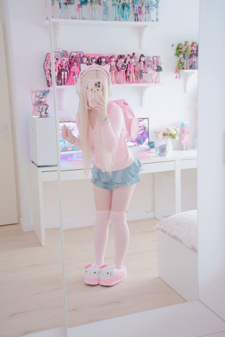 1 pic. Can you rate my outfit babe? ? https://t.co/wlydWplNUg