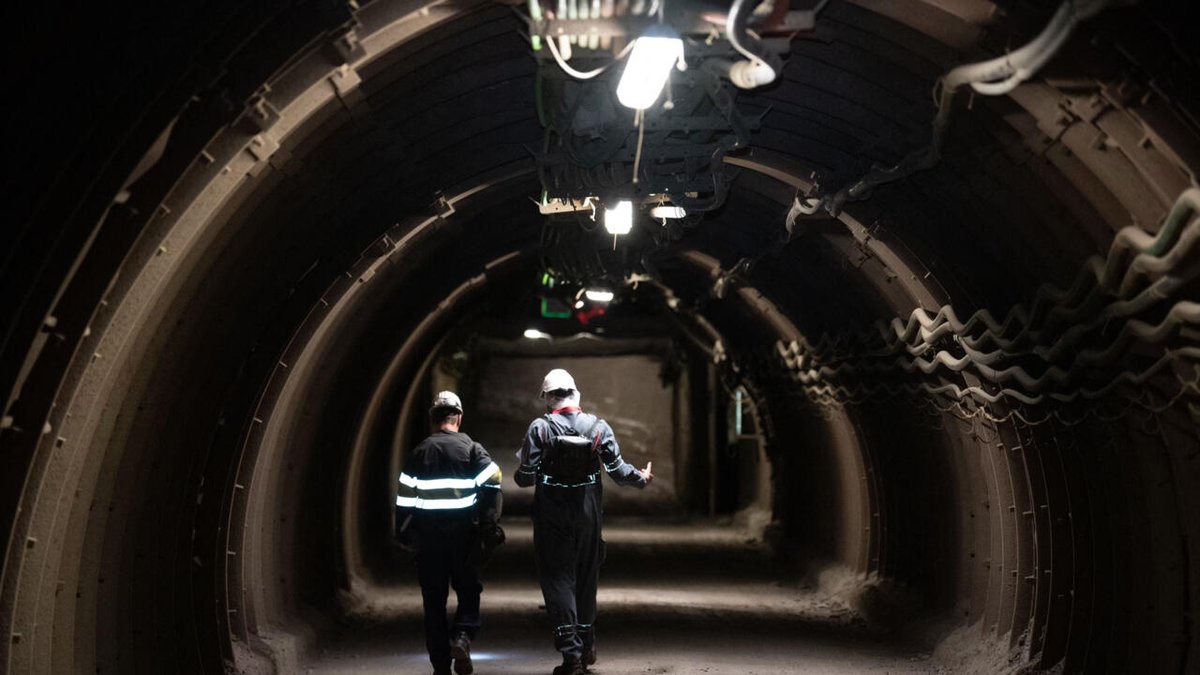 RFI's tweet photo. Alsace: la plus grande nappe phréatique d'Europe menacée par des déchets toxiques https://t.co/oTsTFKObA1 https://t.co/s4X46OiTF4