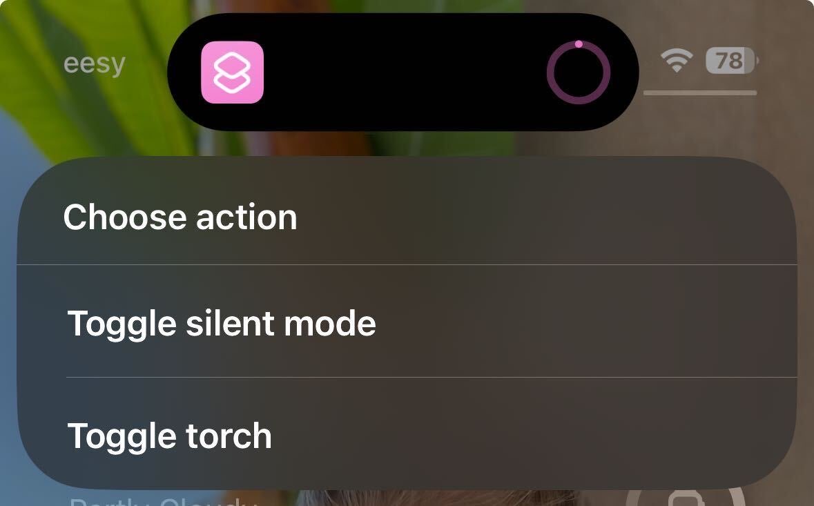 #iPhone15Pro and #iPhonePro15Max only support one action on the action button. Fuck that and lets fix it until Apple does: icloud.com/shortcuts/cc30…