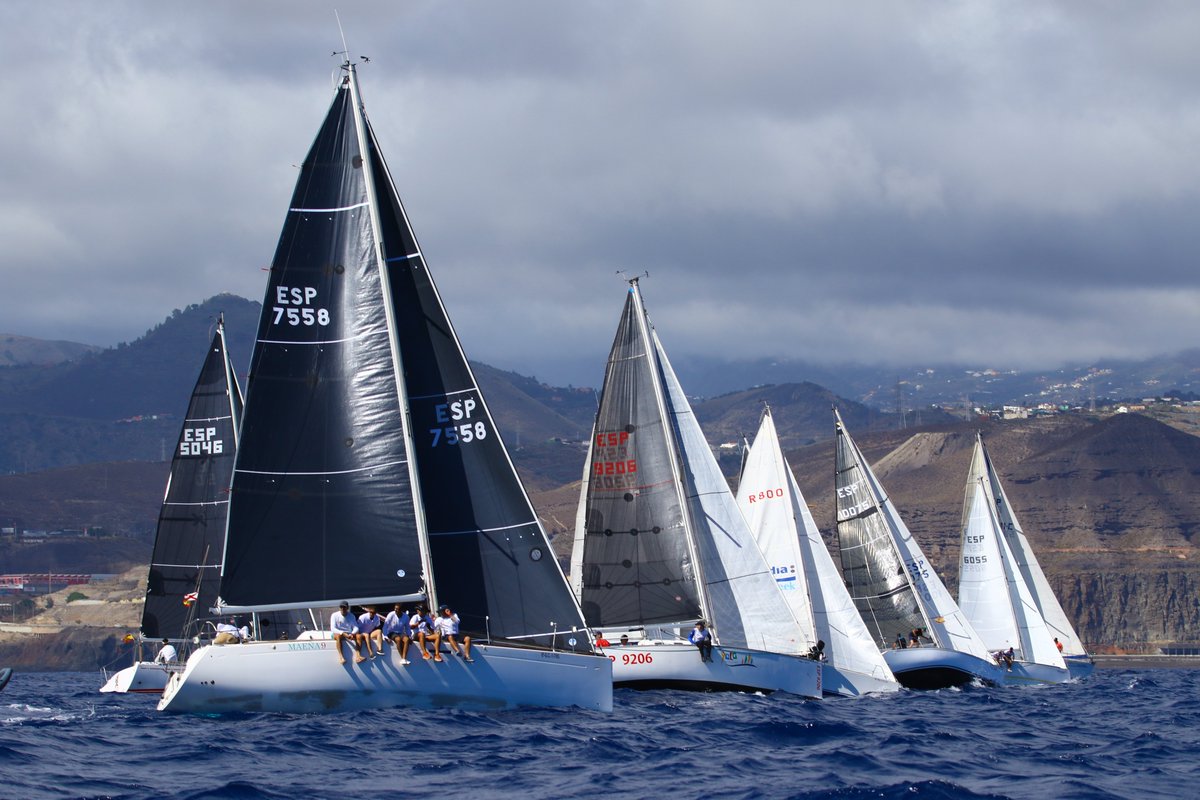 #vela <a href="/RCNGC/">rcngc</a> Comienzo de cine para la primera jornada de competición del Trofeo Princesa de Asturias. <a href="/oficial_rfev/">RFEV | Real Federación Española de Vela</a> <a href="/FCanariasVela/">F. Canaria Vela</a> <a href="/RCNTenerife/">Real Club Náutico de Tenerife</a> <a href="/rcnarrecife/">R.C.Náutico Arrecife</a> <a href="/cmradazul/">Club de Mar Radazul</a> <a href="/GranCanariaCab/">Cabildo Gran Canaria</a> @AyuntamientoLPA <a href="/LIVVOHotelGroup/">LIVVO Hotel Group</a> 
regatistas-virtuales.net/noticias/notic…