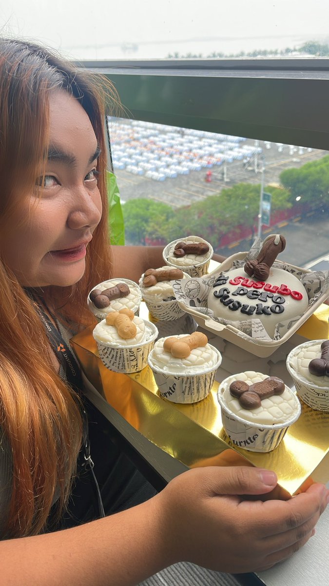 zeeng_'s tweet photo. Best cake so far 🤭 https://t.co/7t4lLakJL8
