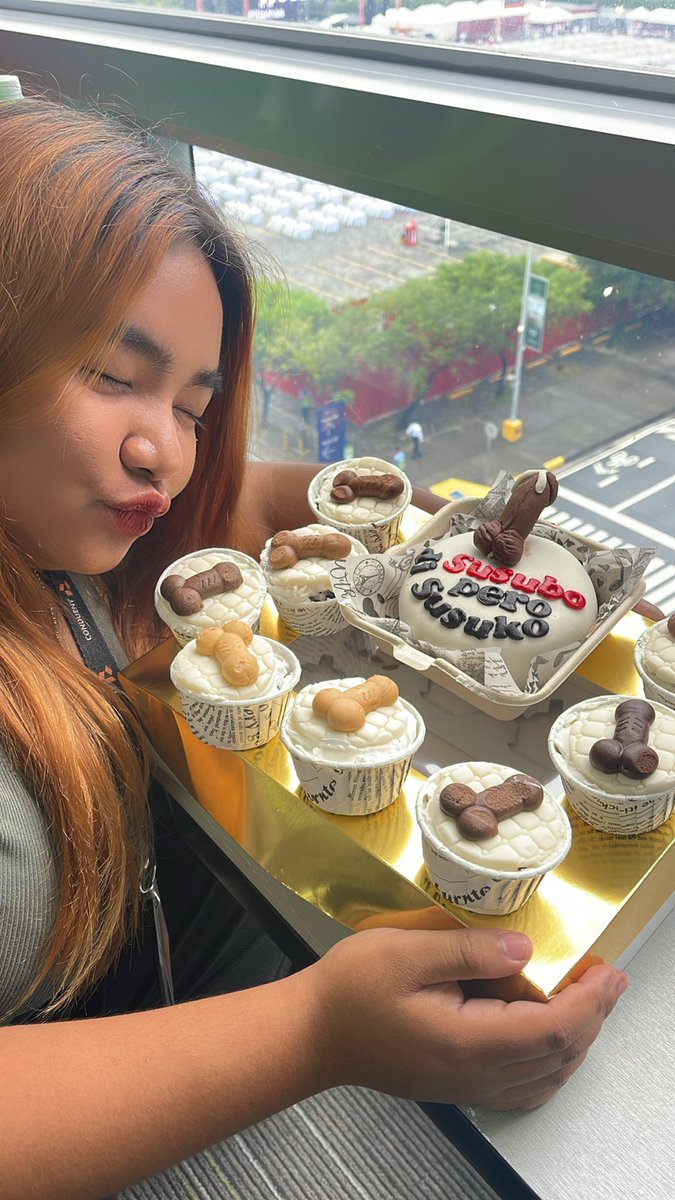 zeeng_'s tweet photo. Best cake so far 🤭 https://t.co/7t4lLakJL8