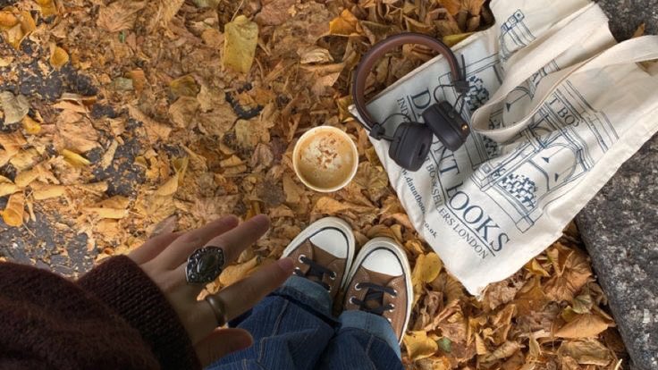 Autumn walks and coffee dates 🍂