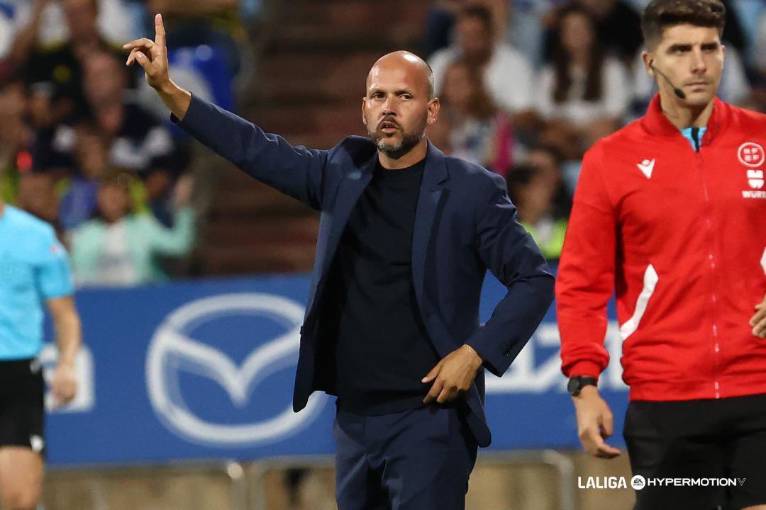 JoseAlbertoLpez's tweet photo. Hay que mantener los pies en el suelo y seguir siendo ambiciosos. Estoy feliz por la gente,por la plantilla, por los puntos pero esta liga es muy larga y competitiva. La afición está ilusionada, pero es solo el inicio. Será un camino largo,pero juntos somos más fuertes. Seguimos! https://t.co/RHEuuWbdoU