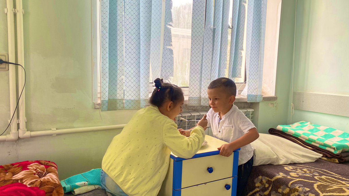 Seyran still doesn’t know that his two older brothers, Mikael, 8, and Nver, 10, were killed by Azerbaijani indiscriminate shelling of their village of Sarnaghbyur in #NagornoKarabakh on 19/09/23. 
#StopArtsakhGenocide