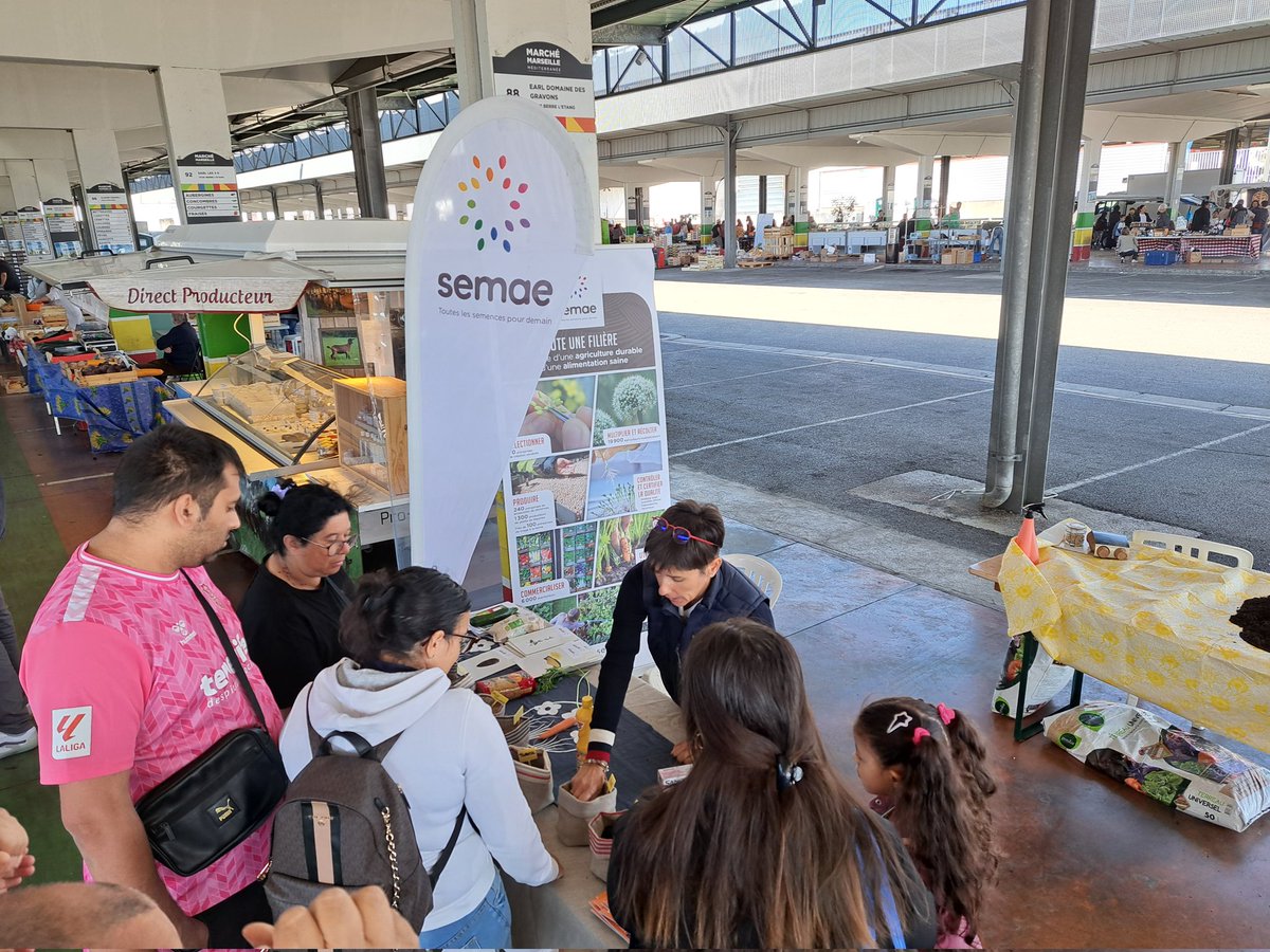 Au MIN de <a href="/marseille/">Ville de Marseille</a> , 2ème #marché de gros de #France, à la rencontre des #consommateurs petits et grands, pour se rappeler que tout ce que l on mange vient d une #semence !
#légumes 
#jardinage 
#Marseille