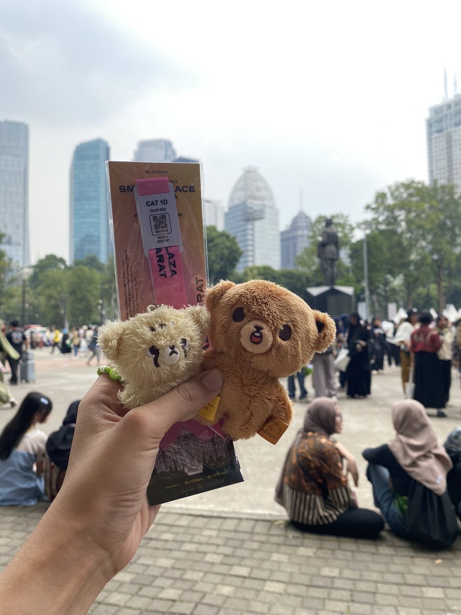 mahaeec's tweet photo. Thank you so much @catanasiaa udah kasih tiket ke aku dg harga underprice😭💓💓 https://t.co/qPkwwQAGak