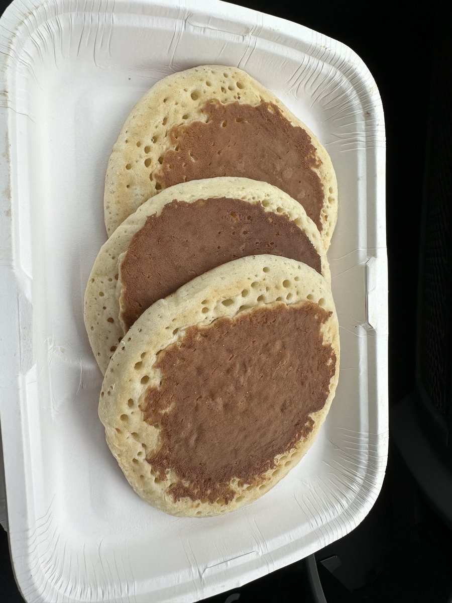 Smiley_Sara87's tweet photo. @McDonaldsUK @McDonaldsUK purchased breakfast this morning..waste of time half of it was missing. Plain pancakes 😢Disappointing! https://t.co/sCR2FDoxbf