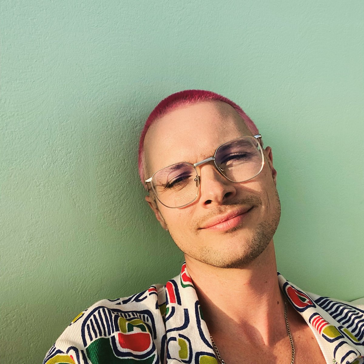 Diagnosed 2003 aged 16. 

Twenty year’s (TWENTY YEARS POSITIVE!!!) later with a few stories to tell and few scars (physically and emotionally). 

But today I’m fitter, happier and healthier than ever ❤️

Fight #HIV shame and stigma! ActUp! fight back!

#aDayWithHIV