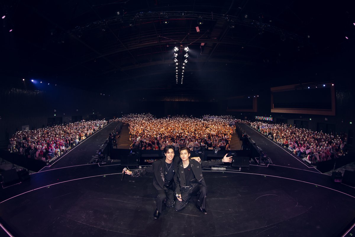 GMMTV's tweet photo. มาเพิ่มพูนความสุขให้กันแบบนี้ไปเรื่อยๆ กันเถอะ

งานวันนี้จบไปแล้วอย่างสวยงาม ขอบคุณทุกคนที่มาเป็นหนึ่งในโมเมนต์ดีๆ ของ "ปอนด์ ภูวิน" และขอบคุณที่มาให้พวกเขาได้มอบความสุขกลับไปเช่นกัน ถ้ามีโอกาสไว้เจอกันใหม่น้าาา 🐻🎶

The event today has concluded beautifully. Thank you to everyone who was there to be a part of such wonderful moments with Pond and Phuwin. Thank you for coming and sharing the happiness with us. See you again soon.

#GMMTVFandayinBKKxPP
#GMMTVFandayinBKK
#GMMTV